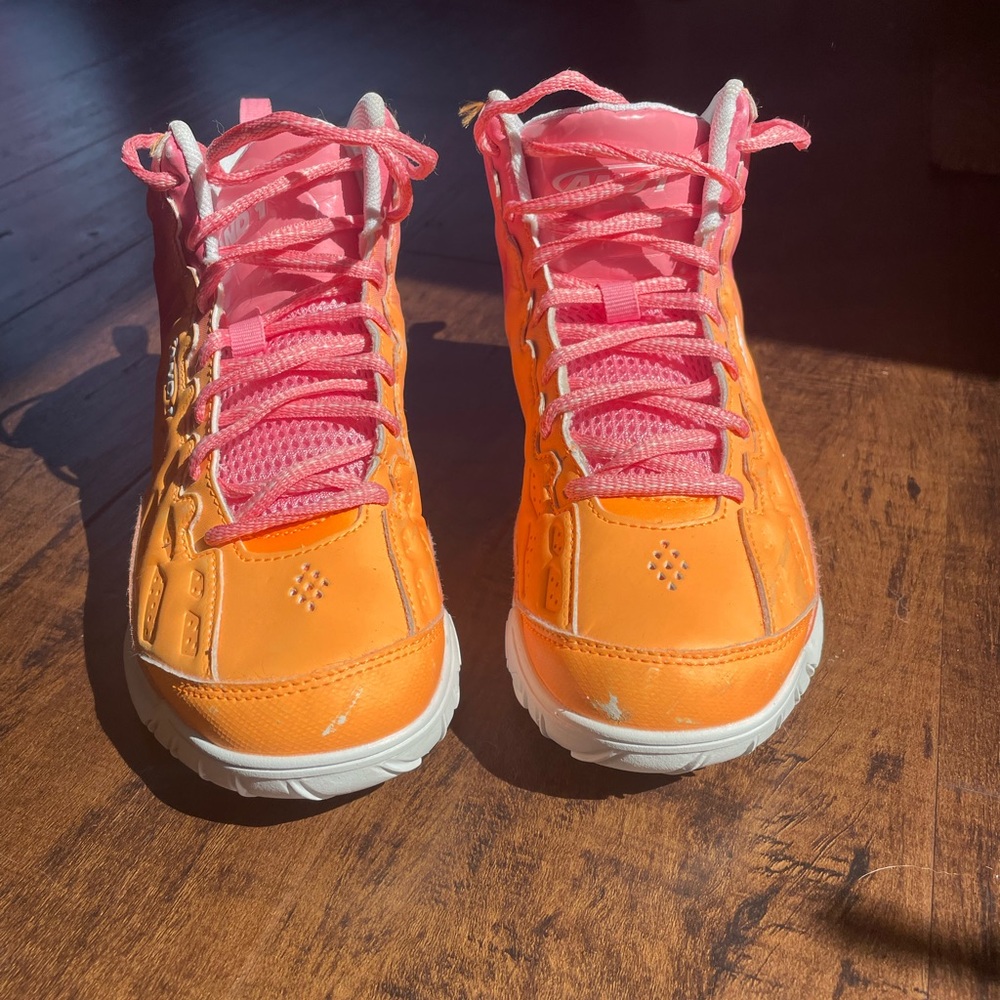 And1 Showout Youth Basketball Shoes Bright Orange & Pink High-Top, Sz 4, Worn 1